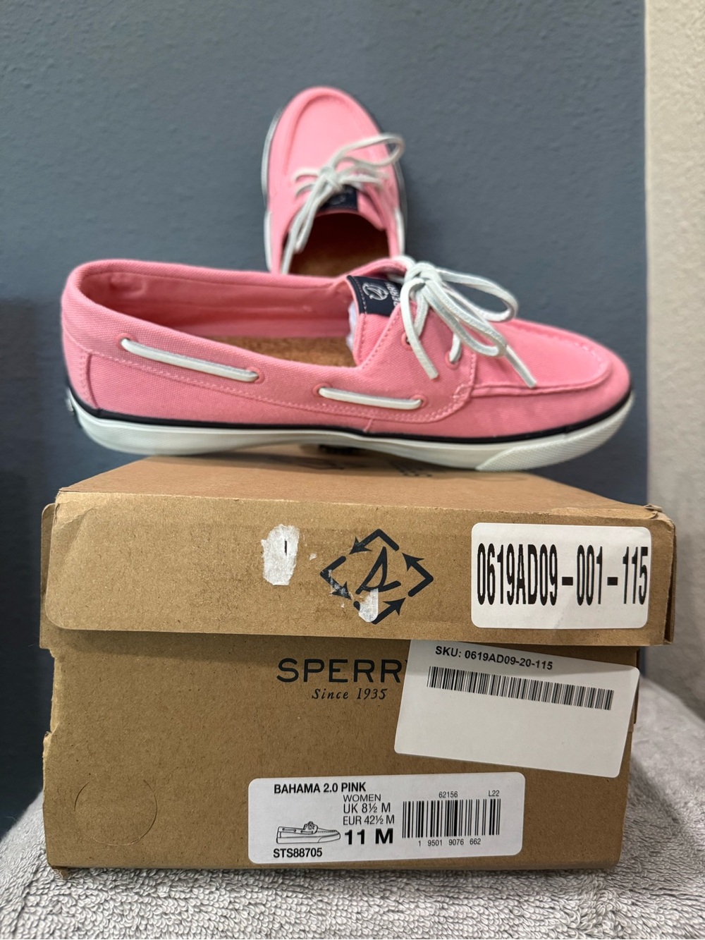 Sperry Pink Canvas Women's Moccasins with White Laces